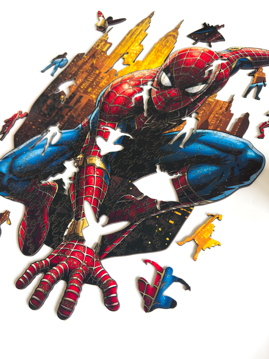 Spiderman in the city - Wooden Jigsaw Puzzle